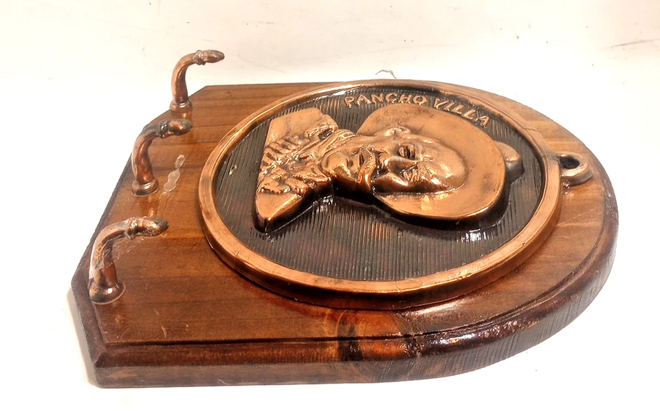 "Poncho" Villa Madera y Bronce Pared Placa Pared Decoración Llavero o Perchero Foto 4 de 4