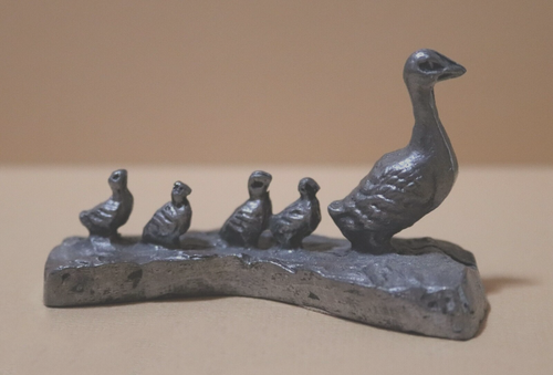 Vintage USA Zinn Mutter Ente und Entenküken Figur - Bild 1 von 4