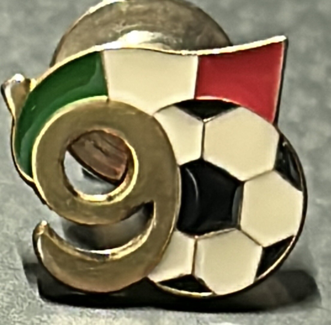 1990 FIFA World Cup Pin Italy with Flag, Soccer ball, and 
