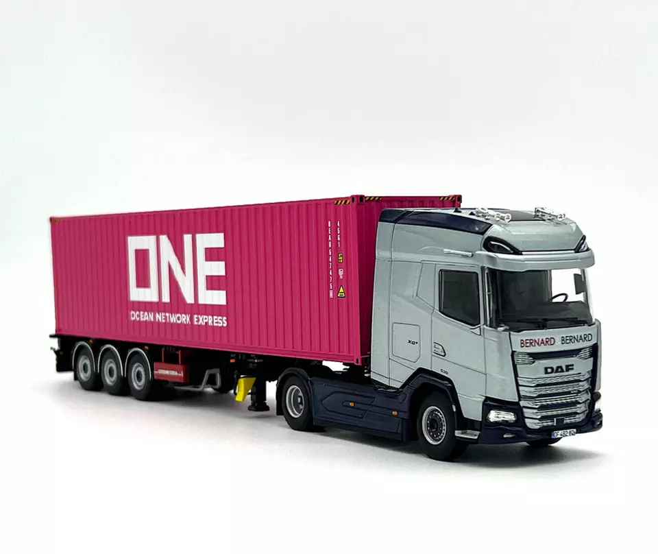 DAF XG+ flex trailer+"ONE" 40ft container "Bernard et Bernard" WSI truck models - Image 2 of 4