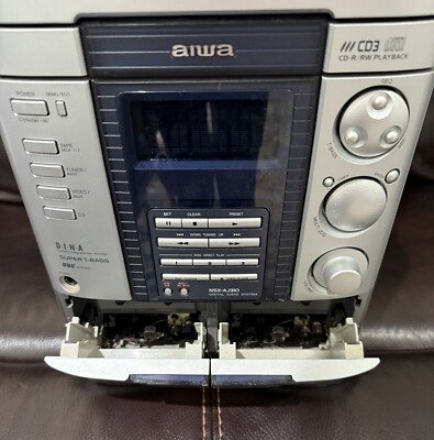 Aiwa Digital Audio System NSX-AJ310, Compact Disc Stereo Cassette