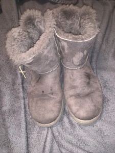 ugg bailey bow seal