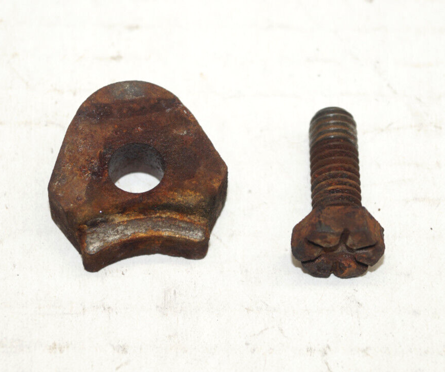 8796 Ford F250 F350 7.5L 460 Distributor Hold Down Bracket W/Bolt