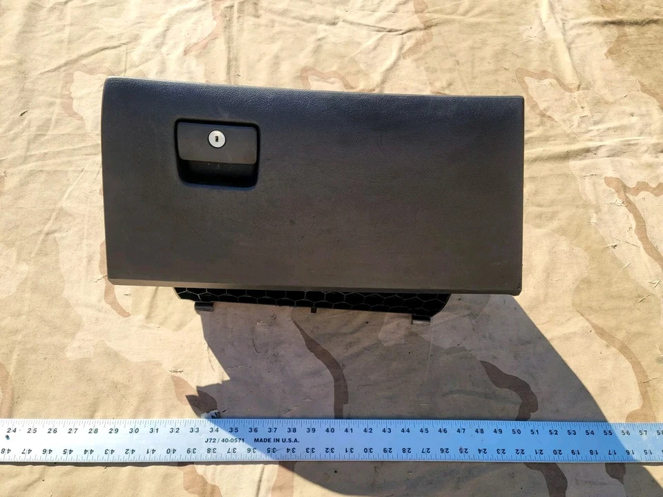 Guantera Chevy Chevrolry Camaro 2010-2015 P/N 20993782 OEM Foto 2 de 4