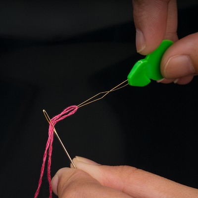 Home DIY Plastic Hand Machine Stitch Insertion Sewing Tool Needle Threader
