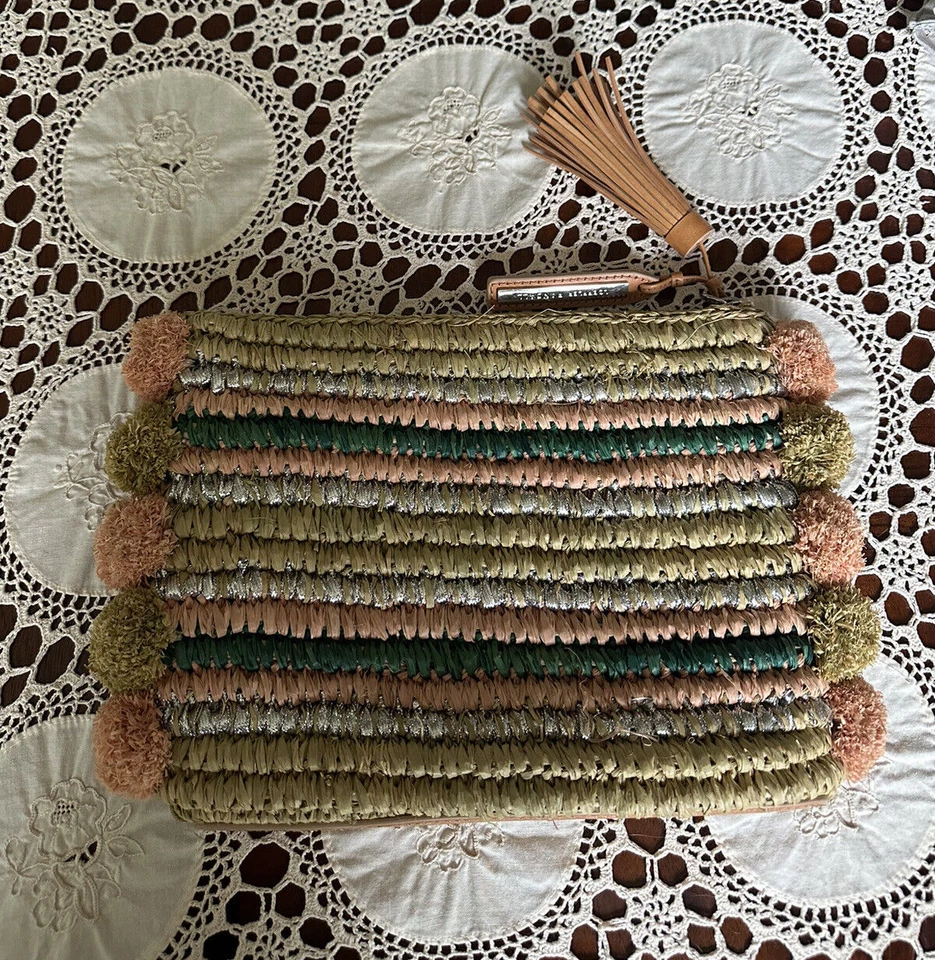 Loeffler Randall Rafia pom pom paja tejido clutch beige metálico muñeca Foto 3 de 4