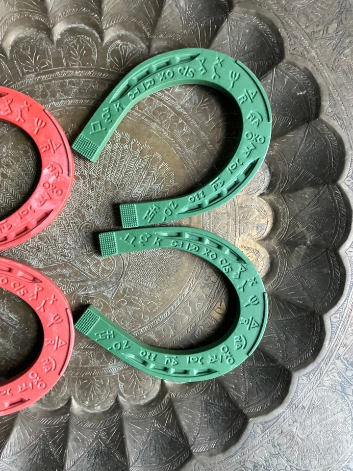Set of 4 Vintage Rubber Pitching Horseshoes, Two Red and Two Green - Image 2 of 4