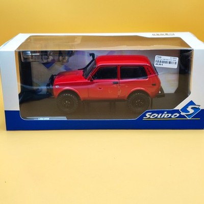 Lada Niva 1980 rot mit Dachgepäck Modellauto 1:18 Solido