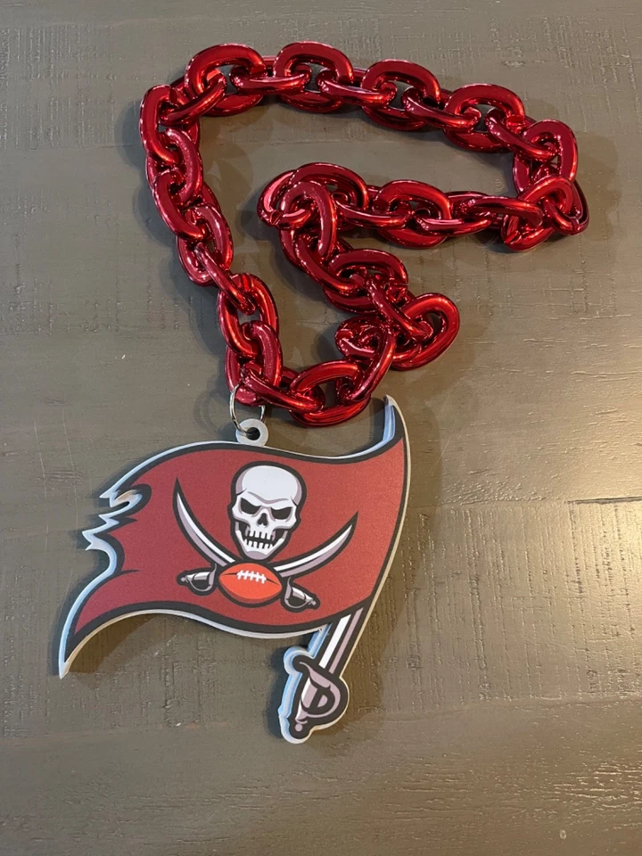 NFL TAMPA BAY BUCCANEERS CADENA GRANDE LOGOTIPO PLÁSTICO COLLAR ESPUMA ROJA LOGOTIPO NUEVO Foto 3 de 4