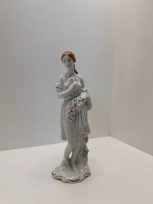 ARPO Porcelain Woman Figurine from ''Curtea de Arges'' Romania