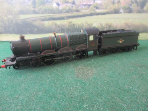 HORNBY BR CASTLE CLASS LOK NR.5020 TREMATON CASTLE BR GRÜN L/WAPPEN. - UNBOXED | Condition: Used