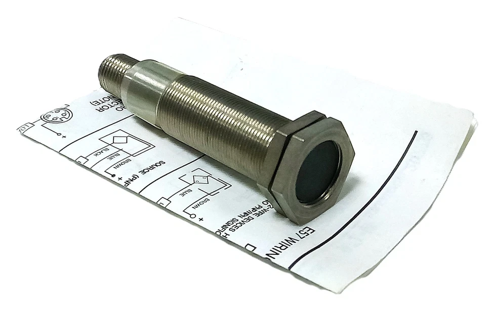 Cutler-Hammer E57LAL18A2SA 20-250 VAC Shielded Inductive Proximity Sensor w/ LED - Image 2 of 3