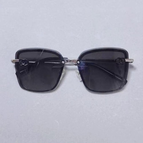 use of Chanel Women's Designer Fashion Black Sunglasses Grey Lens59-15-145