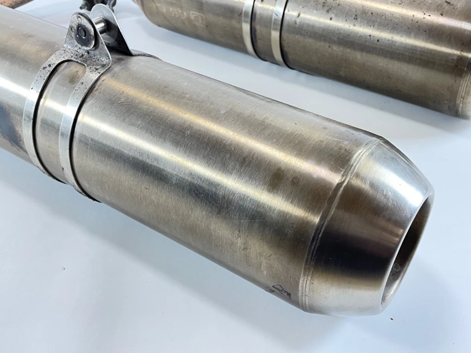 KTM 950 Adventure LC8 2004 - Tapones de escape izquierda derecha usados - Imagen 2 de 4