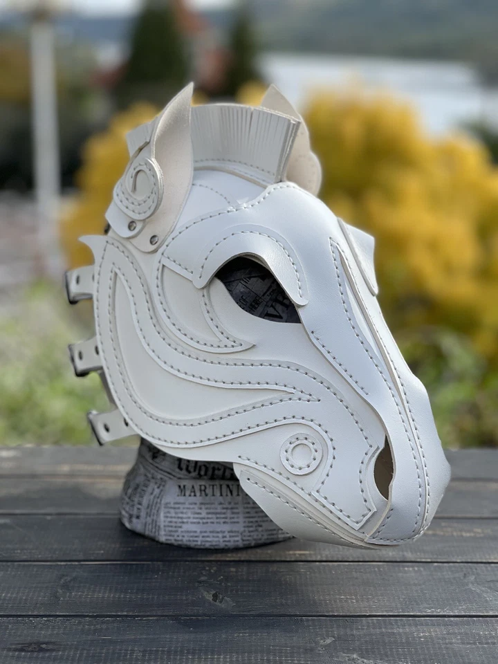 Máscara de cuero de caballo en cuero blanco, capucha de juego de pony edición “blanca” Foto 2 de 4