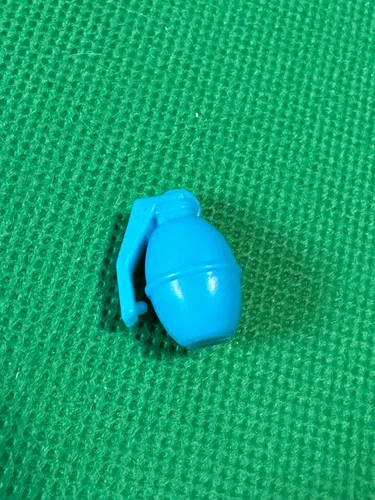 Vintage GI Joe 1993 12 inch Street Fighter II RYU BLUE GRENADE accessory weapon