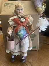 Geppeddo Fairy Tale Series Porcelain Doll CINDERELLA THE MAID Mint Condition