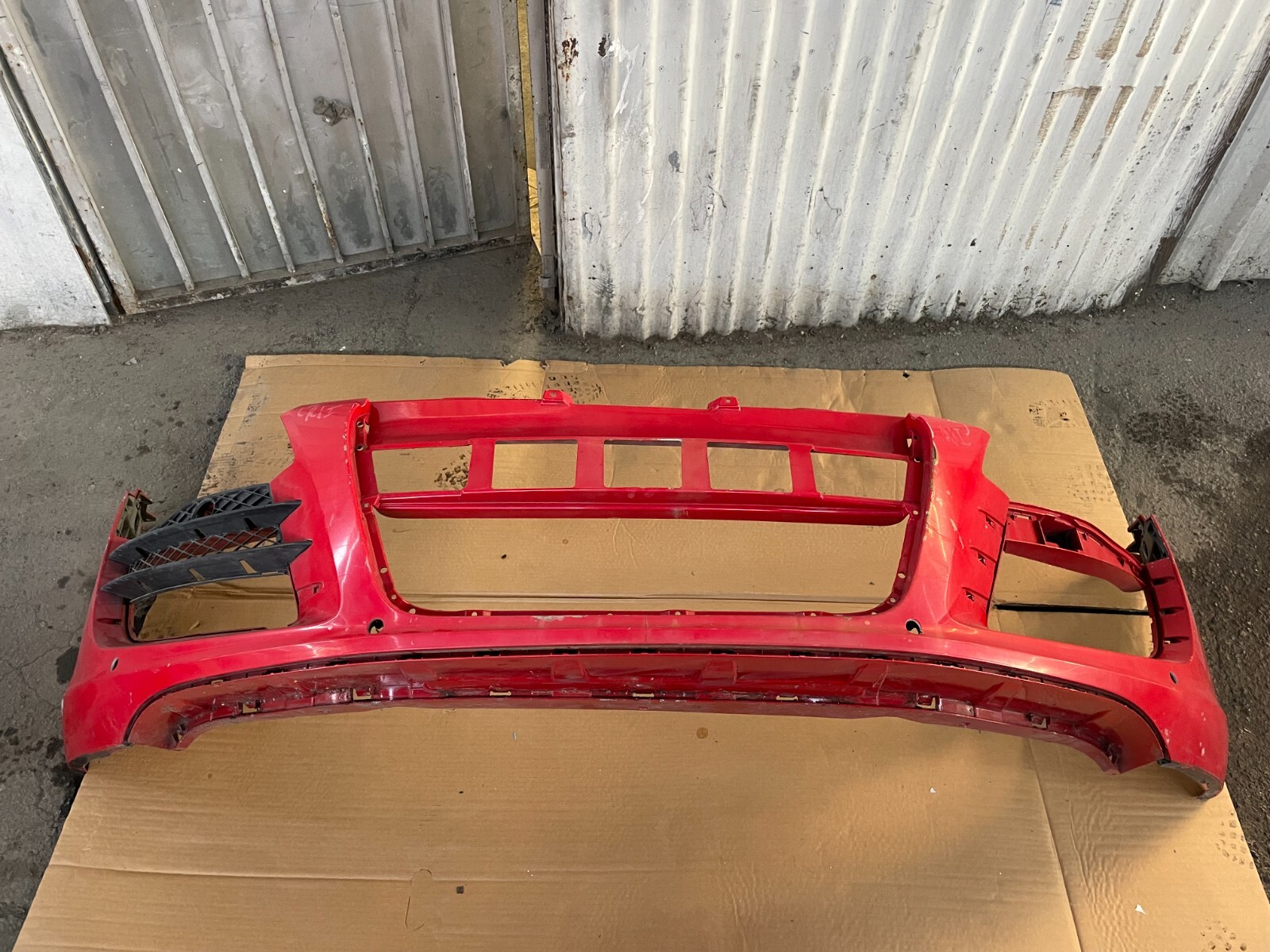 2010 - 2012 AUDI R8 FRONT BUMPER COVER 420807437 OEM
