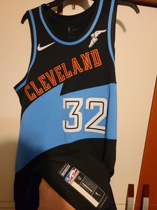 dean wade jersey
