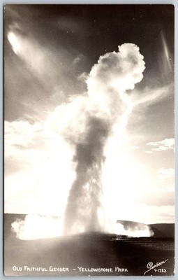 RPPC 1954 Old Faithful Geyser Yellowstone Park Eruption VINTAGE Postcard 10018