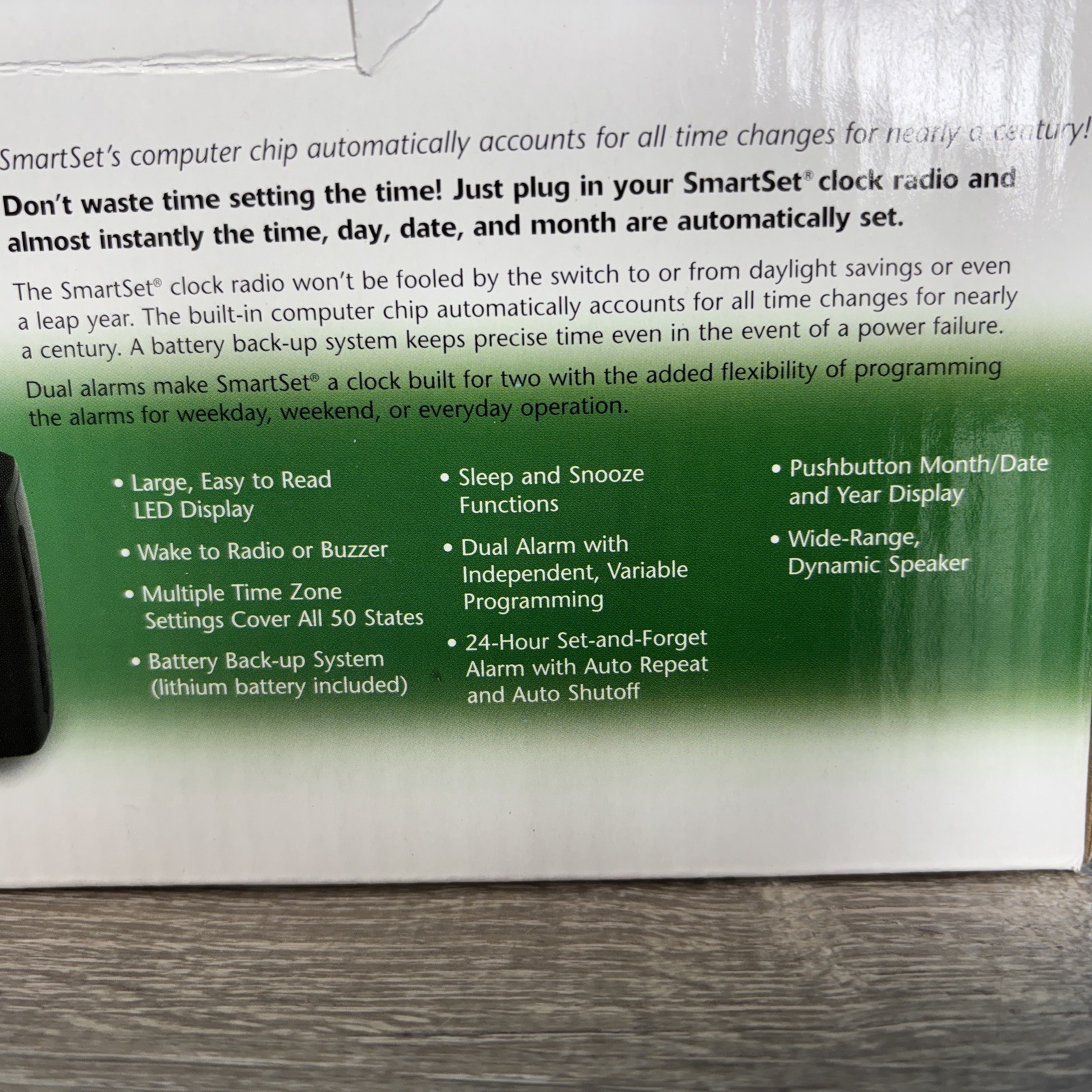 Easy to Reaad Emerson Research Smart Set Dual Alarm Clock Radio CKS5055B