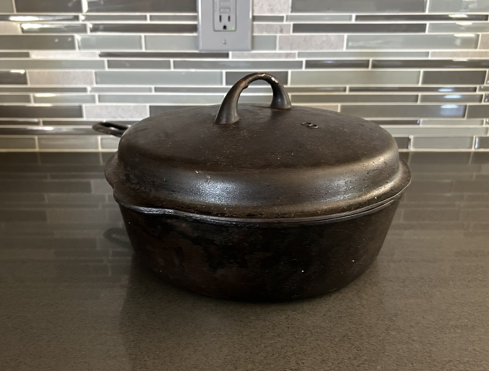 Vintage Griswold Iron Mountain Cast Iron 8 Chicken Pan 1034 A & Lid