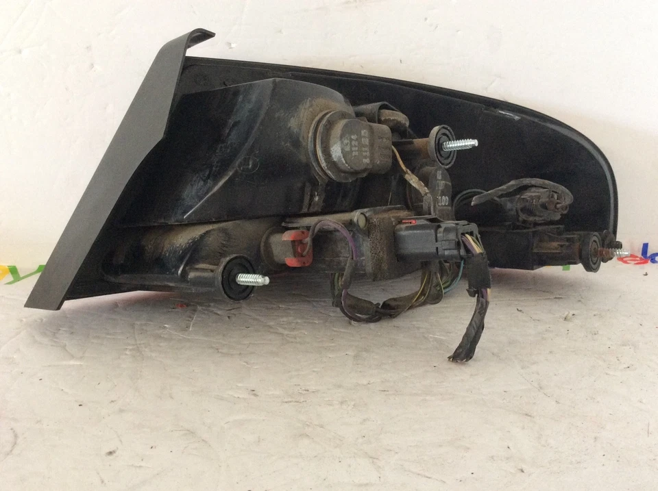 Luz trasera izquierda Dodge Stratus 2001 02 03 04 05 4 puertas OEM Foto 2 de 2