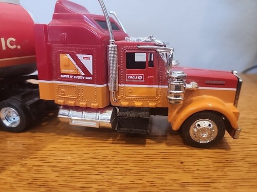 2020 Circle K Tanker Trailer Kenworth W900 1/43 Scale Series 1 - Picture 11 of 13