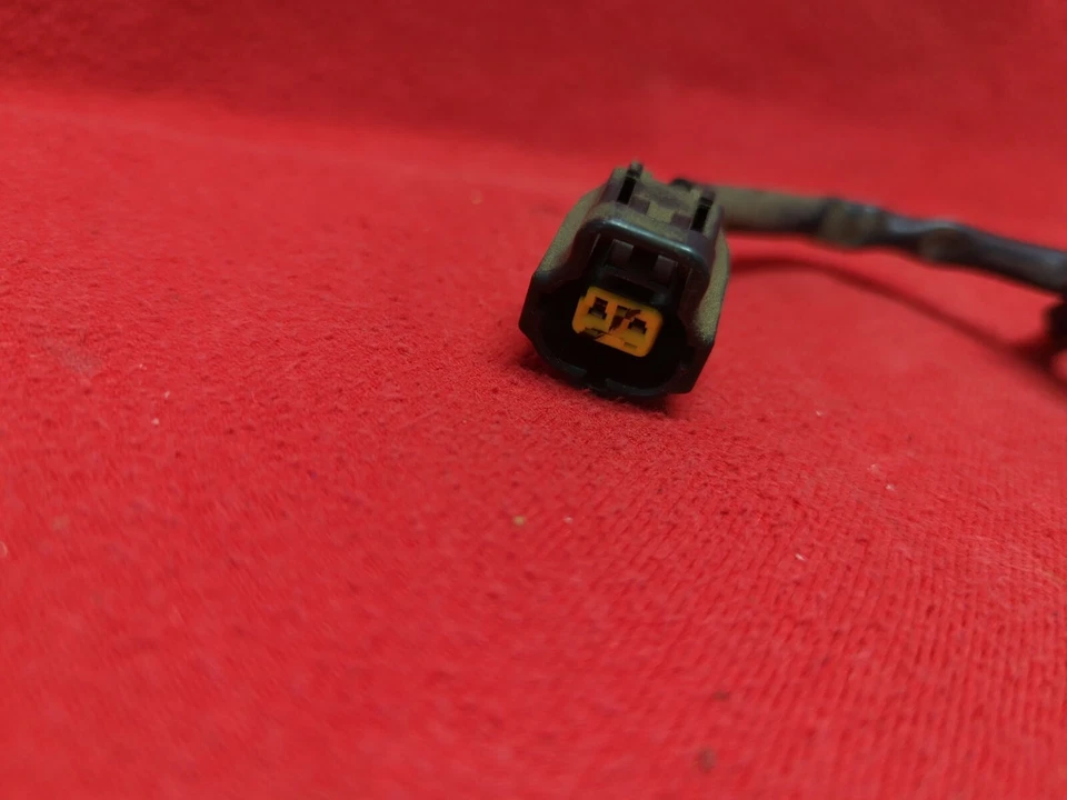 1998 1999 2000 2001 2002 Dodge Durango Tailgate Trunk Latch PIGTAIL CONNECTOR - Image 3 of 4