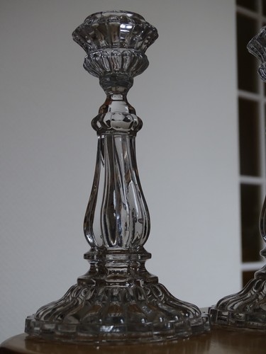 1 ANCIENNE PAIRE DE BOUGEOIRS EN CRISTAL MOULE DANS LE GOUT DE BACCARAT - Picture 3 of 11