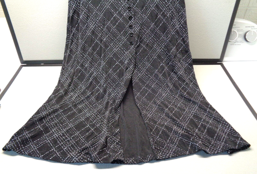 Briggs Matching Skirt and Shirt Top Outfit- Black w/ Line Design- Medium Petite - Picture 3 of 7