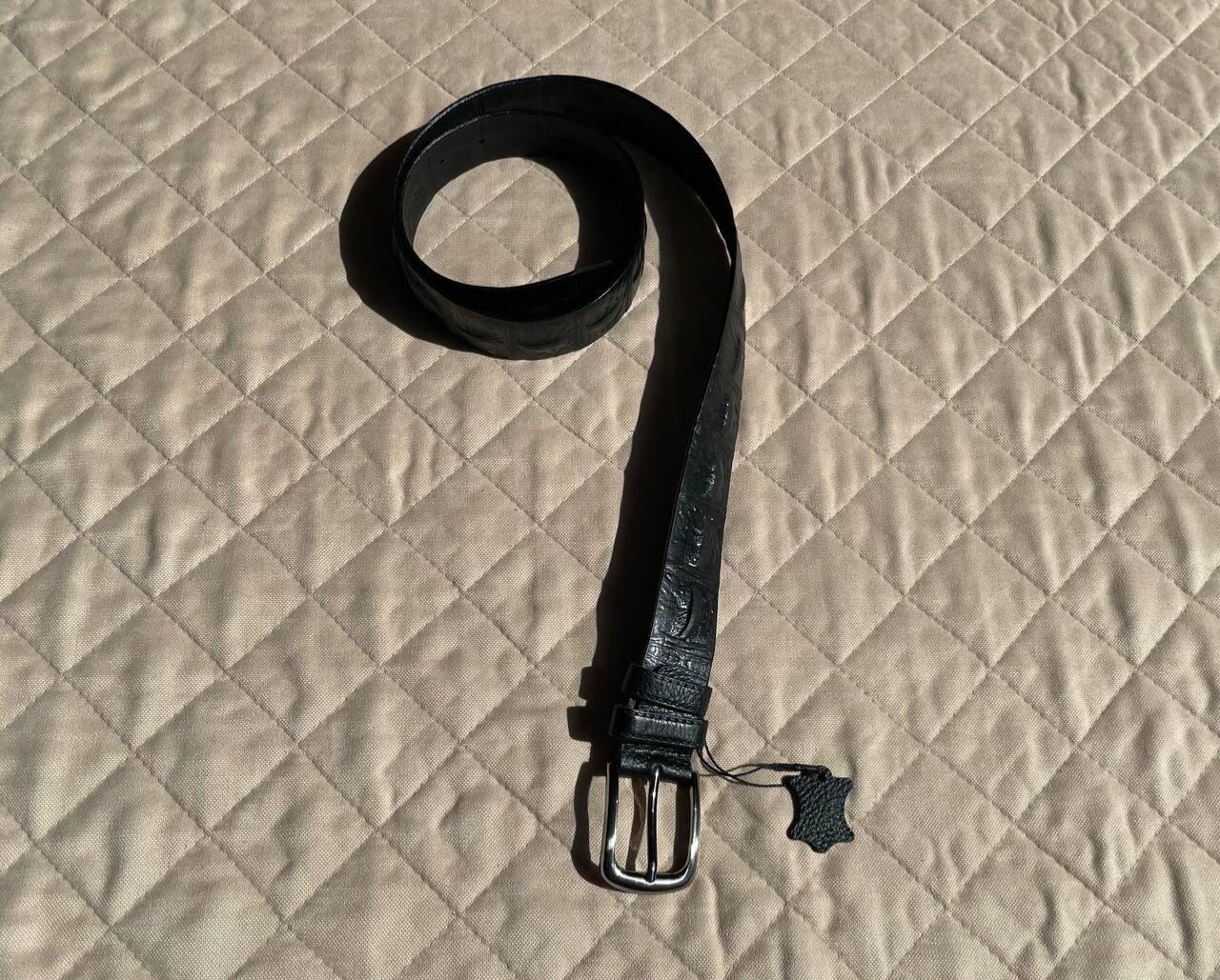 Durable Genuine Leather Belt for Men and Women-image