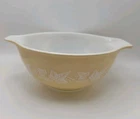 Vintage Pyrex Sandalwood 1 1/2 Qt Cinderella Mixing Bowl 442 Tan Ivy Leaves
