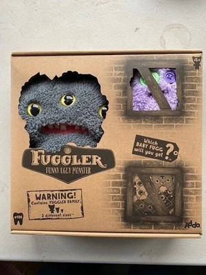 FUGGLERFAMILIE 3ER PACK REEKO + 12 CM SASQUOOSH + MYSTERY BABY FUGG NEU SPIELZEUG