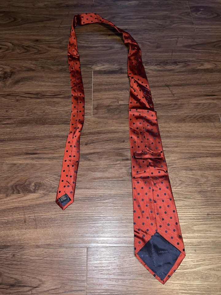 Corbata Banana Republic Para Hombre Talla Única Roja Negra Lunares Seda Hecha en Italia Foto 3 de 4