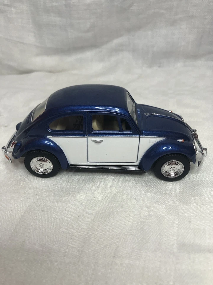 Volkswagen Escarabajo Clásico 1967 Kinsmart Azul y Blanco Dos Tonos Coche Escala 1:32 Foto 4 de 4