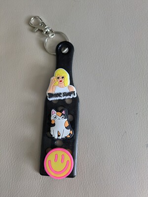 Schwarz Deko Pins Schlüsselanhänger  3 Pins   Smilie, Taylor Swift & Glückskatze