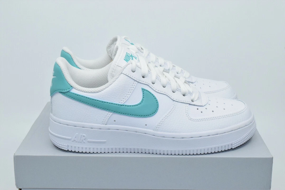 Nike white and shop teal shoes