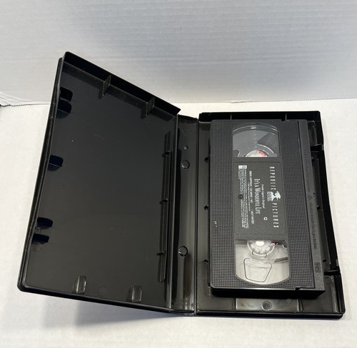 It’s A Wonderful Life VHS & Clamshell AFI Century Collection #11 1998 - Picture 2 of 15
