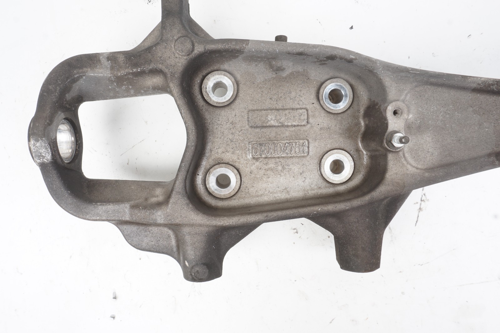 2014 - 2019 Maserati Ghibli Front Left Driver Side Spindle Knuckle Hub OEM