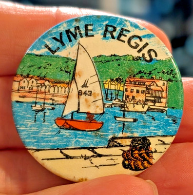 Vintage 1960er Lyme Regis West Dorset Yacht Urlaub Urlaub Abzeichen Pin (P3022)