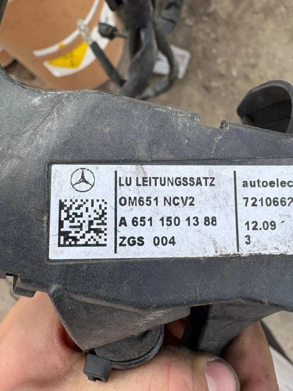 Mercedes-Benz Vito Viano W639 2013 Diesel engine installation wiring loom - Image 2 of 2