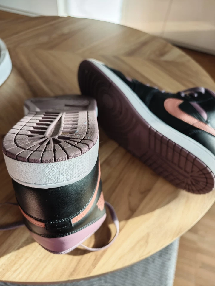 Nike Air Jordan 1 Mid, Foto 2 von 4