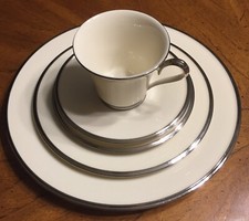 Lenox Solitaire Platinum 5 Piece Place Setting