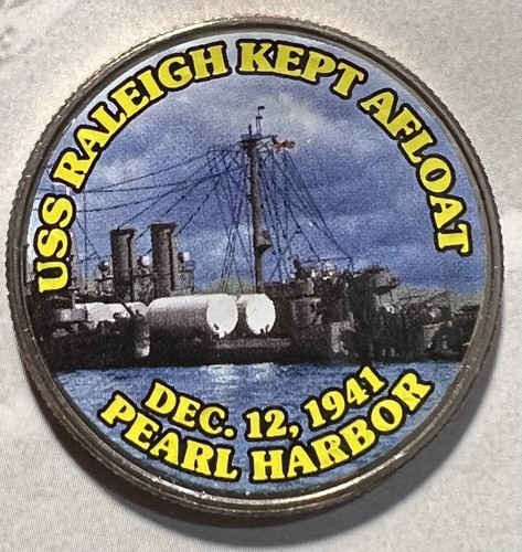 WWII PEARL HARBOR - 2 DIFFERENT COLORIZED KENNEDY HALF DOLLARS MO448 - Picture 3 of 4