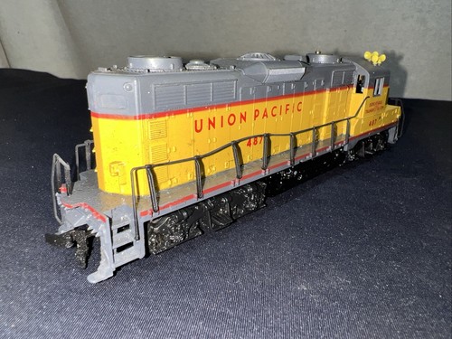 Vintage Mantua HO Union Pacific Diesel Locomotive #487 Powered - Picture 4 of 16