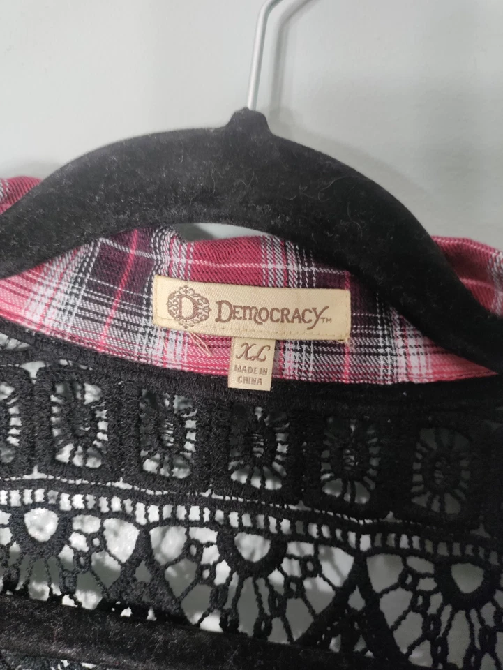 Cárdigan Democracy de franela a cuadros con encaje trasero Foto 3 de 4