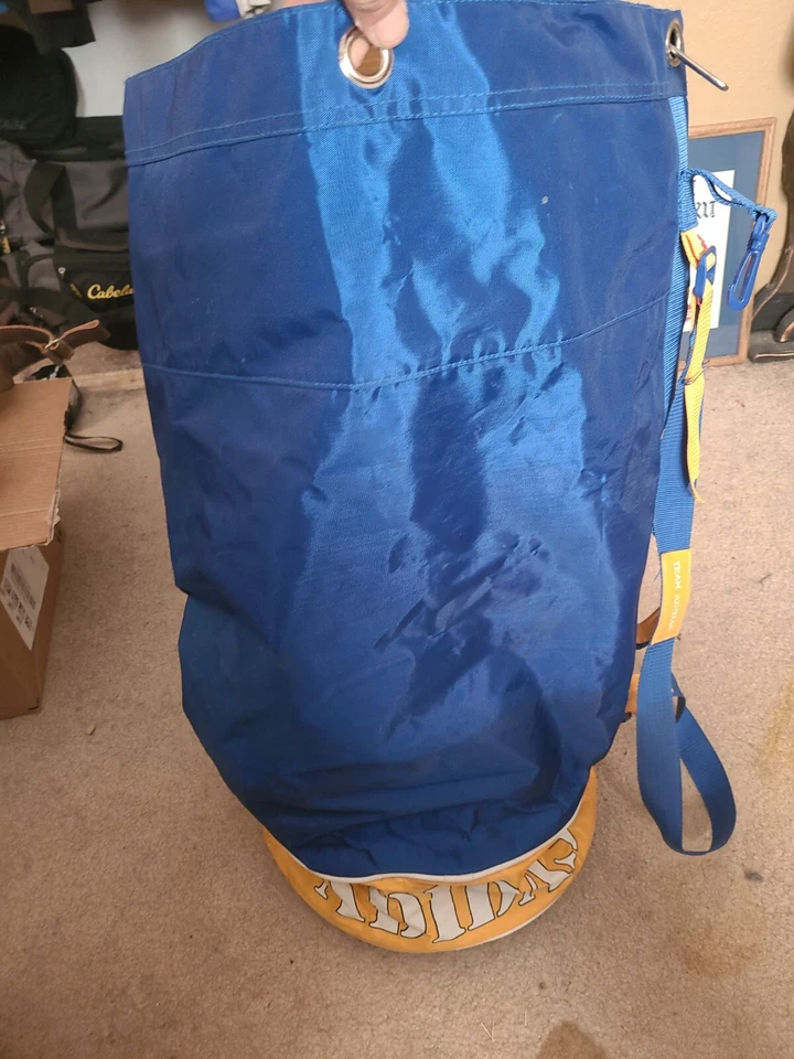 Awesome adidas Vintage team Adidas duffel bag gym bag sport bag Adidas - Image 2 of 4