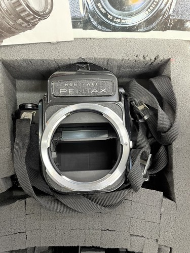 Pentax 6x7 Kameragehäuse und Objektiv Kit mit Handbüchern, Makroobjektiv, f2.8, f3.5, Ext Tube - Bild 2 von 24