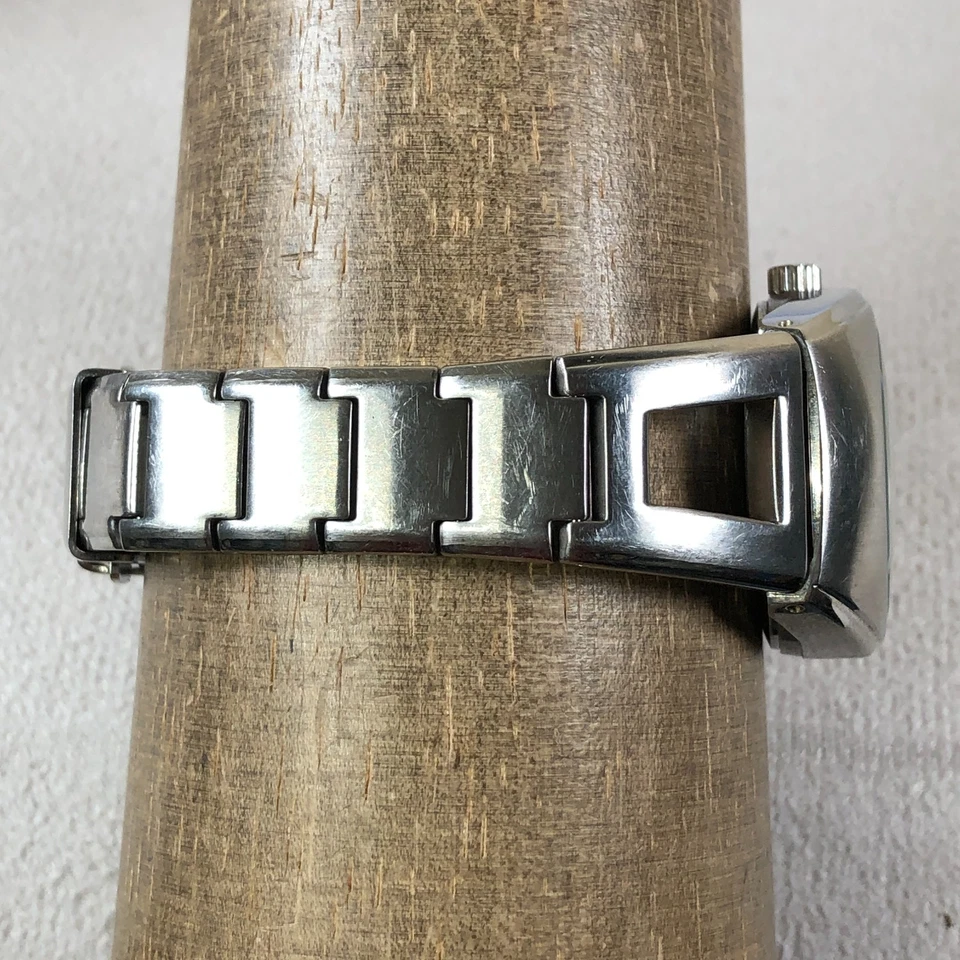 Женские кварцевые аналоговые часы Freestyle 709 Dress Date серебристые 31 мм 7 дюймов - Изображение 3 из 4